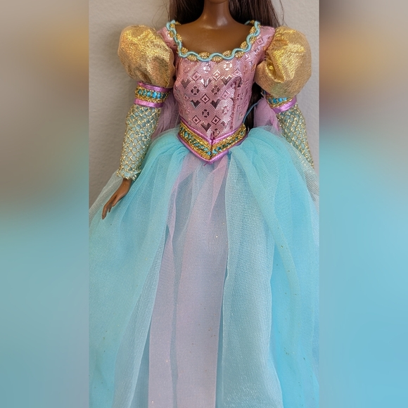 Barbie | 2005 Rapunzel's Wedding Black AA Barbie, 1994 & 1999 Gowns - Picture 9 of 15